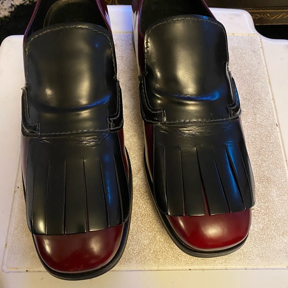 Shoe - Picture 3 of 5